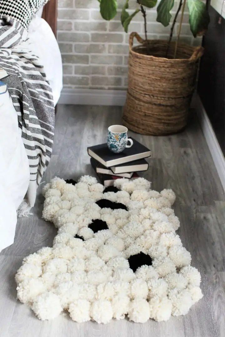 Chic Pom Pom Rug