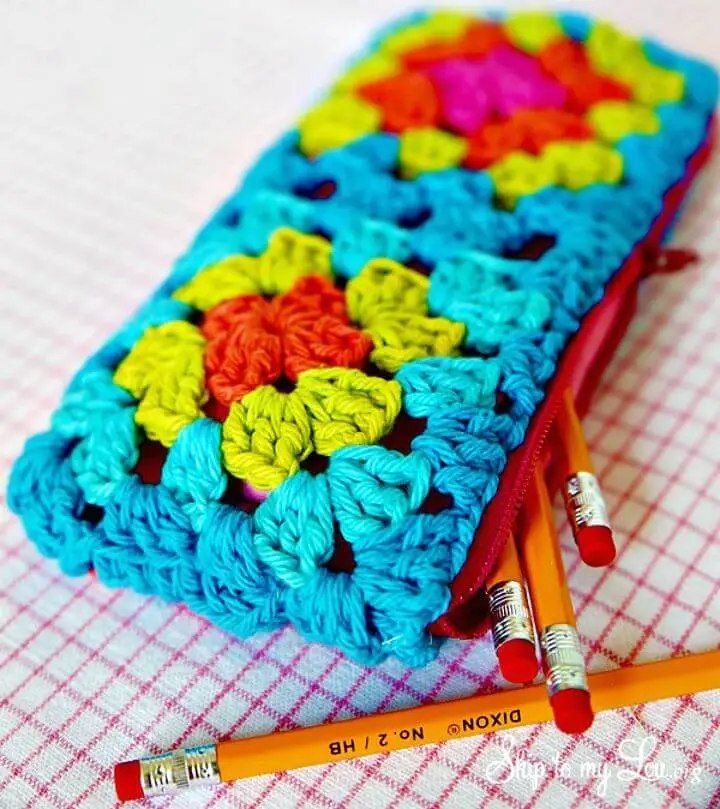 Crochet Granny Square Zippered Pouch Tutorial