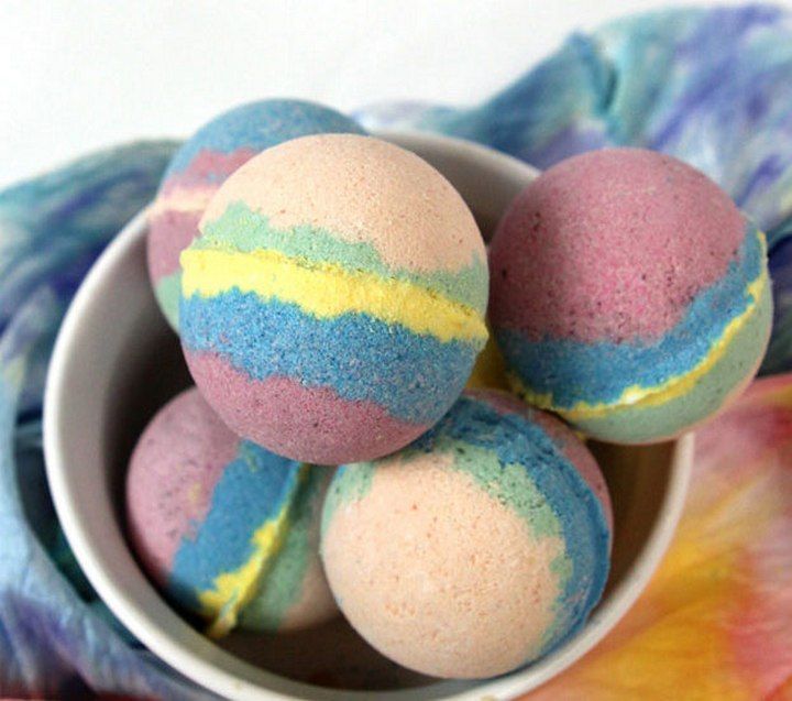 DIY Tie Dye Bath Bombs