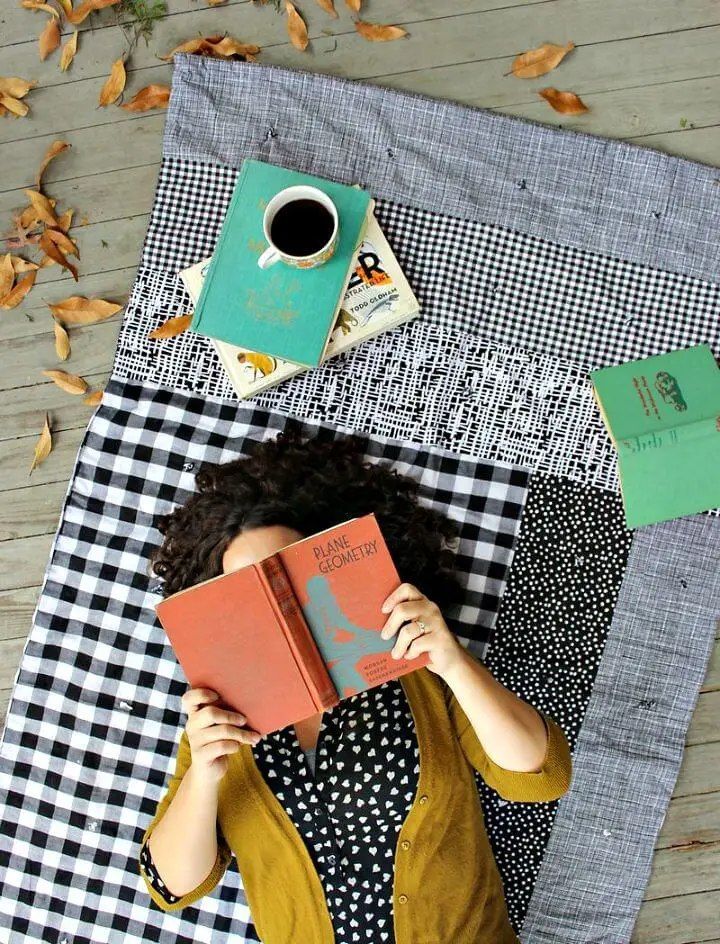 Easy and Adorable DIY Patchwork Blanket