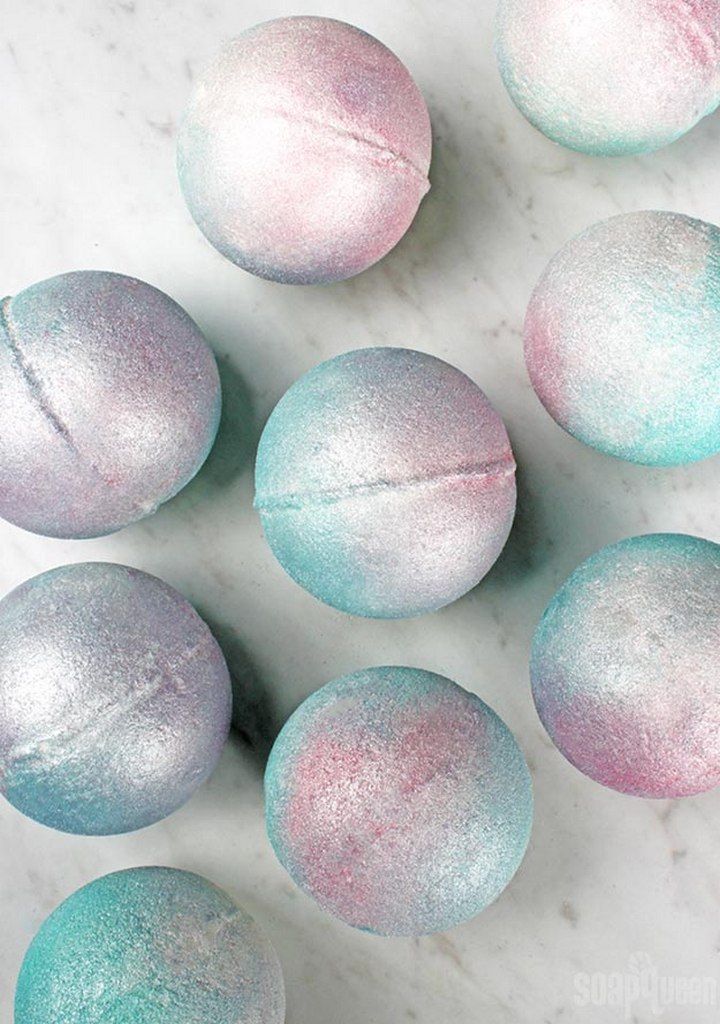 Holographic Pearl Bath Bombs