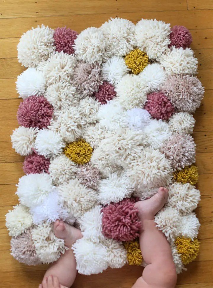 Pretty DIY Pom Pom Rug