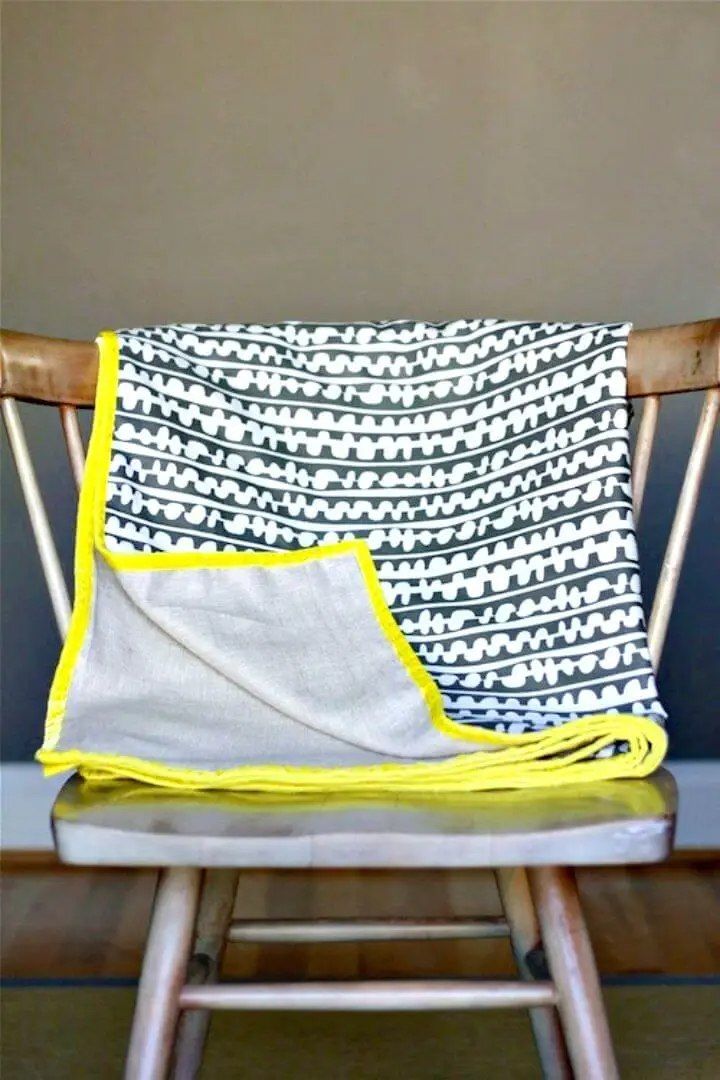 Simple DIY Spring Throw Blanket