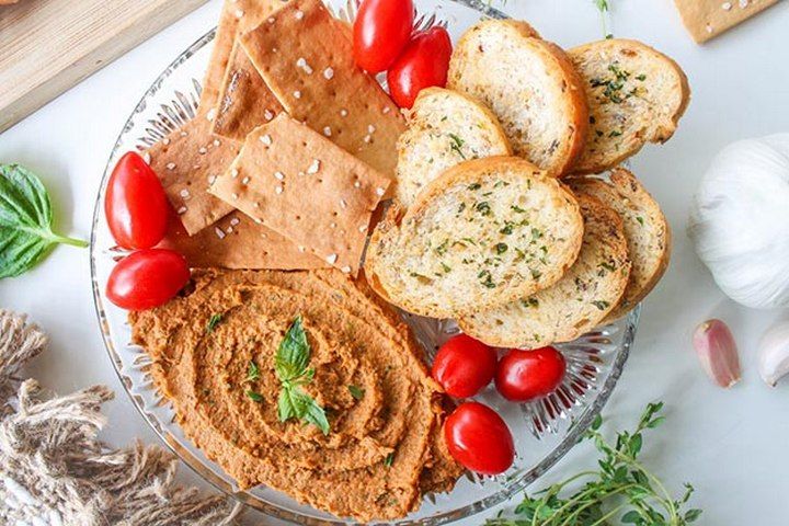 The Best Tomato Basil Hummus