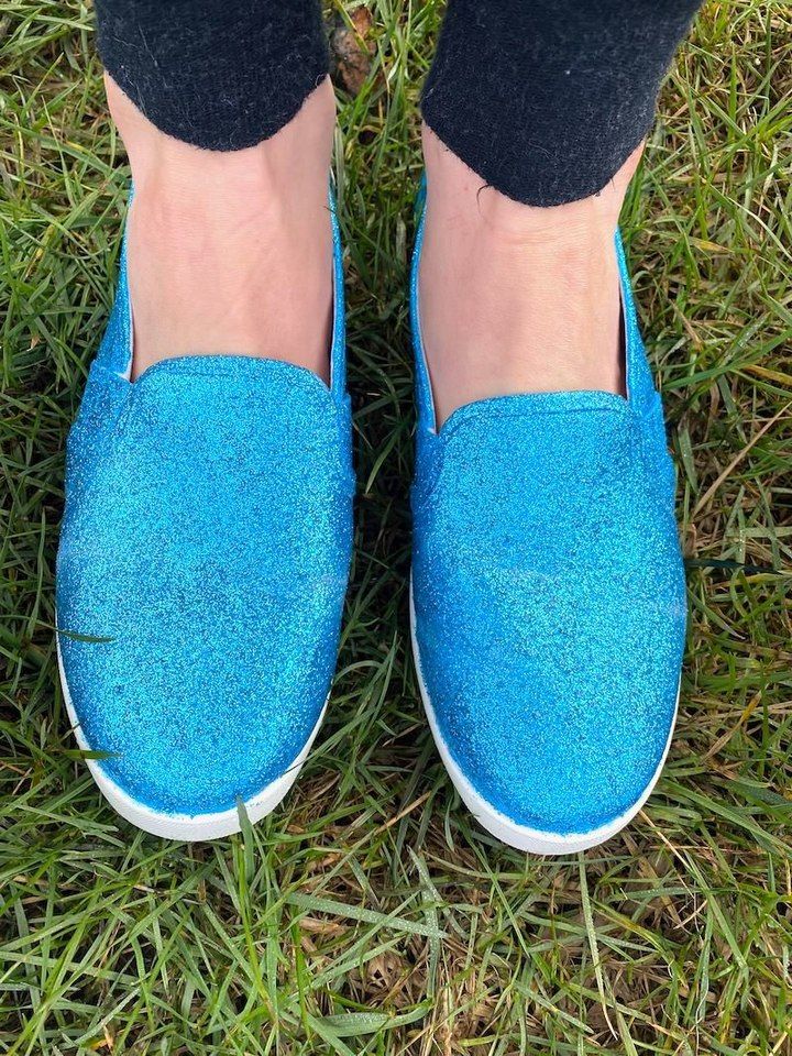 DIY Glitter Shoes with Unbelievable Sparkle