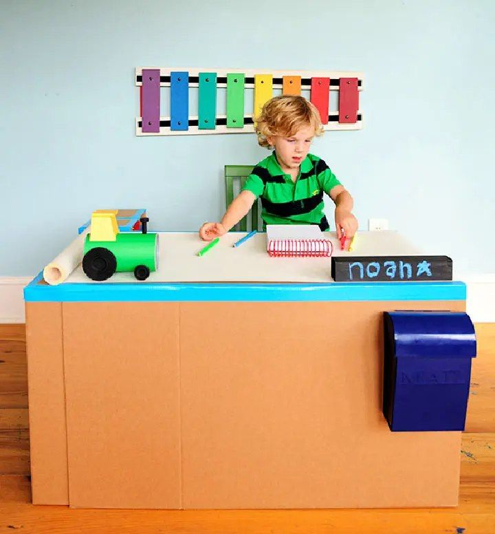Cool DIY Pop up Desk for Kids