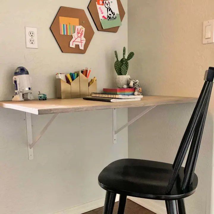 DIY Kids Desk – Wall Mounted Desk