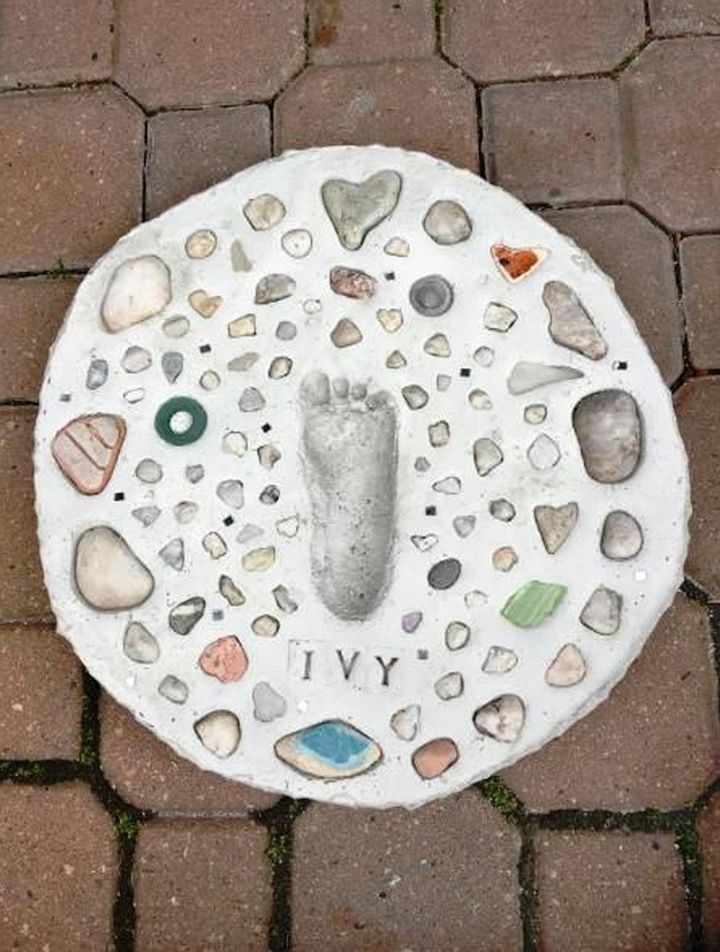 DIY Stepping Stone Kids Footprint Keepsakes