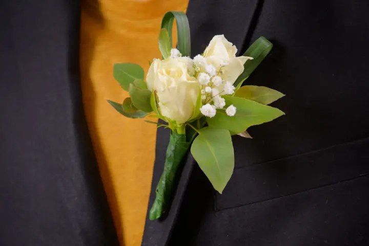 Easy to Make Flowers Boutonniere