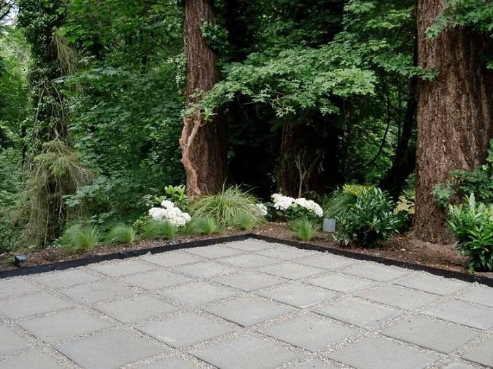 How to Make a Modern Patio with Pavers Pea Gravel