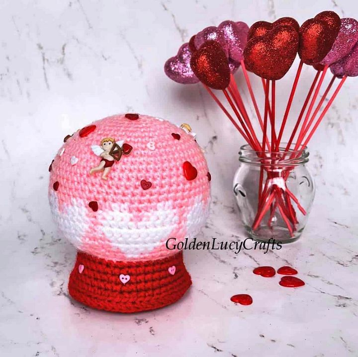 Crochet Valentines Day Snow Globe Amigurumi