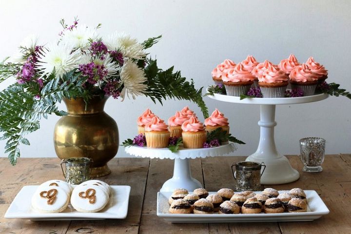 Tips for the Perfect Dessert Bar on a Budget