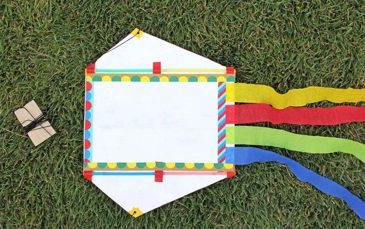 How to Make a Kite Out of Recycled Mailers