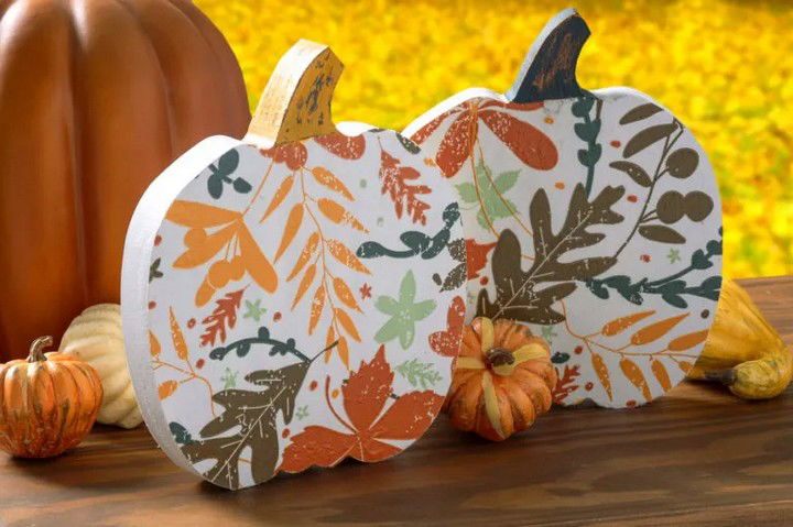 Wood Pumpkin Decor with Autumn Napkins