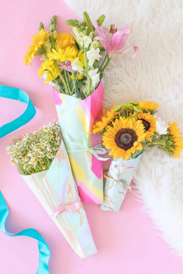 Wrap a Bouquet with Wrapping Paper